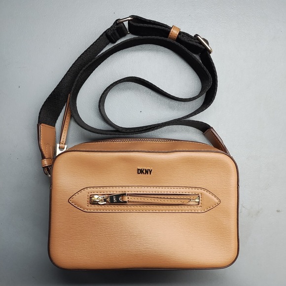 DKNY Bryant Crossbody Camera Bag Womens Brown‎ Leather Elegant Zipper Closure - Picture 6 of 12